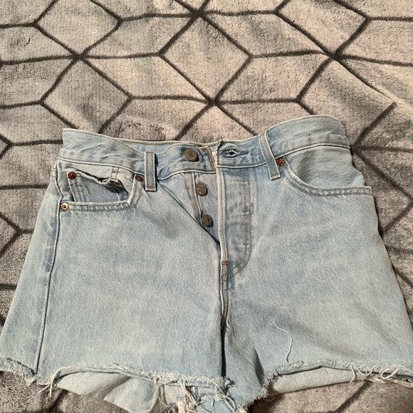 Levi Jean Shorts - Picture 8 of 9